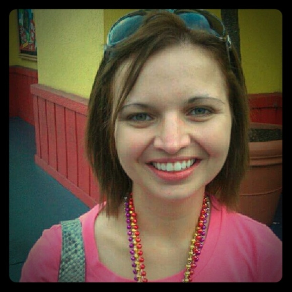 Meet your posher. - Picture 1 of 1